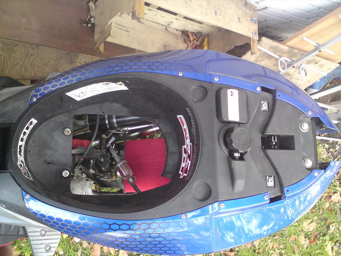 Aprilia SR50 R Factory - Spiderman Edition - Hjelmrummet. billede 59