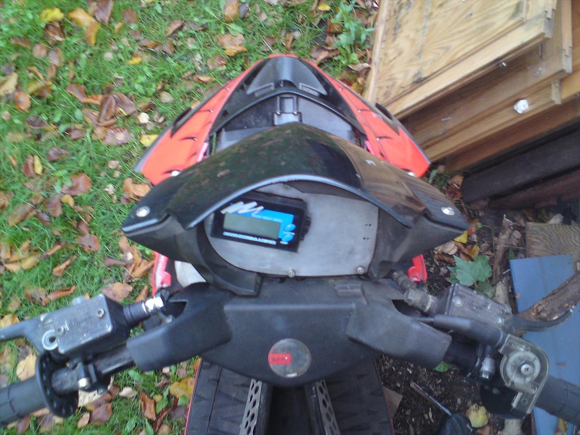 Aprilia SR50 R Factory - Spiderman Edition - Fra toppen. billede 61