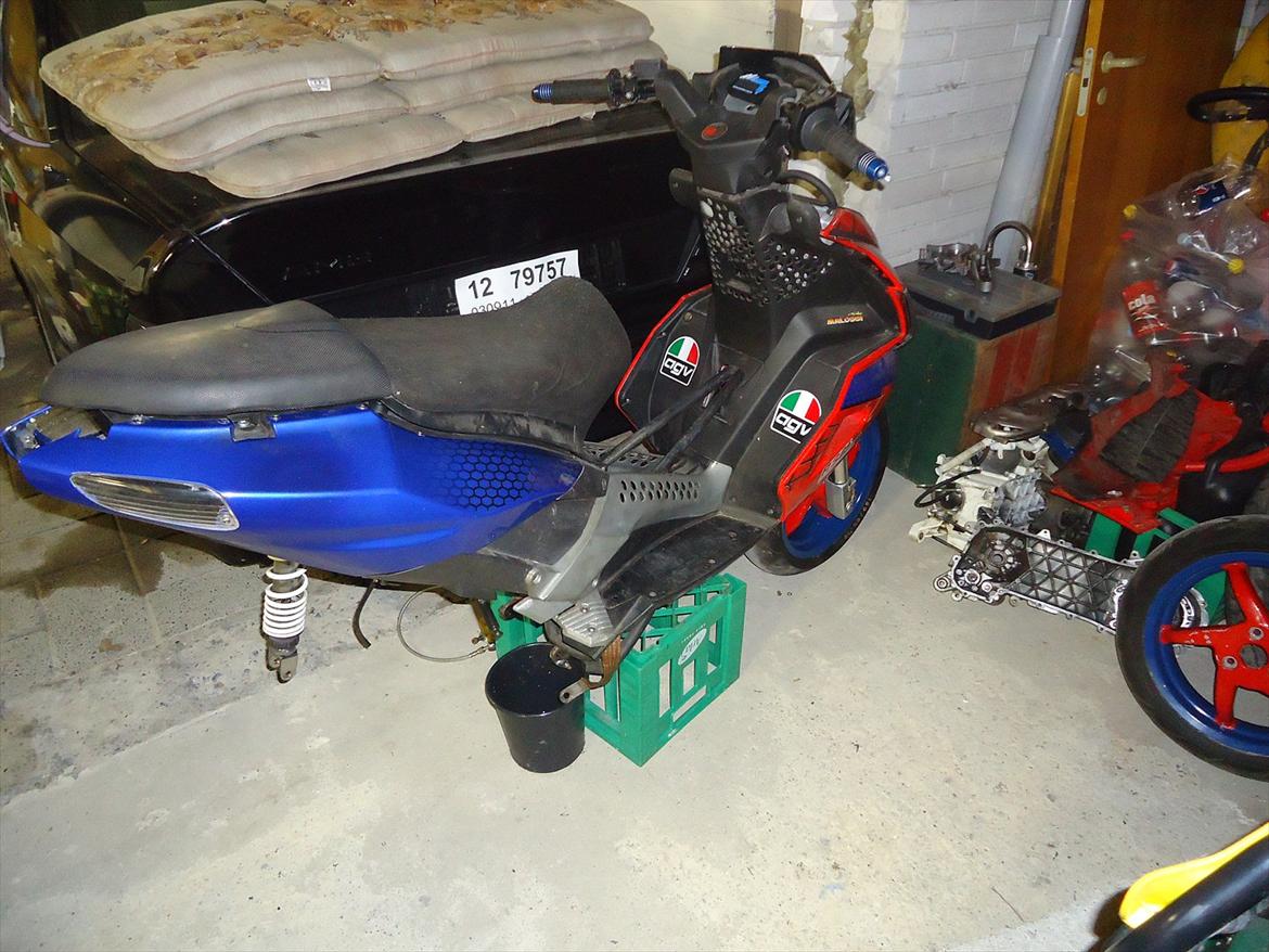 Aprilia SR50 R Factory - Spiderman Edition - Nu til motoren, dog ser scooteren helt fin ud! billede 62