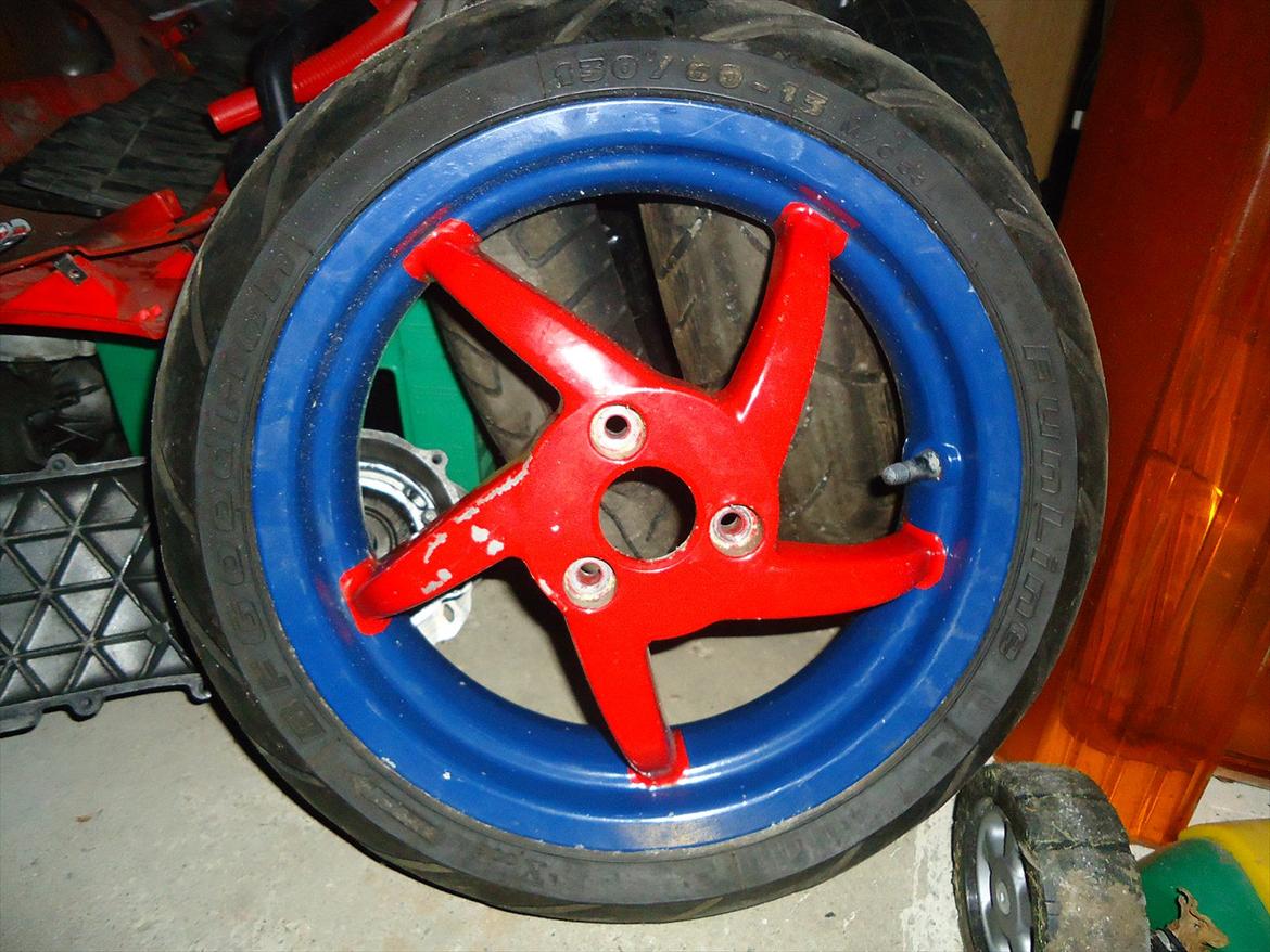 Aprilia SR50 R Factory - Spiderman Edition - Baghjulet. billede 64