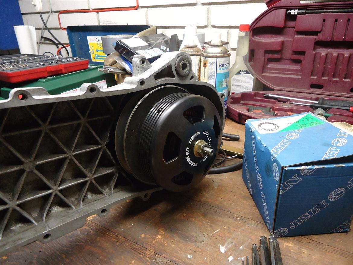 Aprilia SR50 R Factory - Spiderman Edition - Gearing og kobling monteret. billede 126