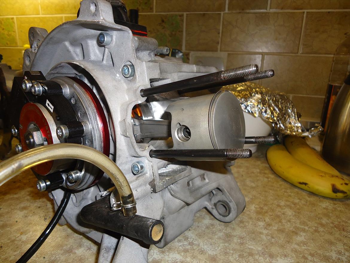 Aprilia SR50 R Factory - Spiderman Edition - Så kom stempel også på. billede 131