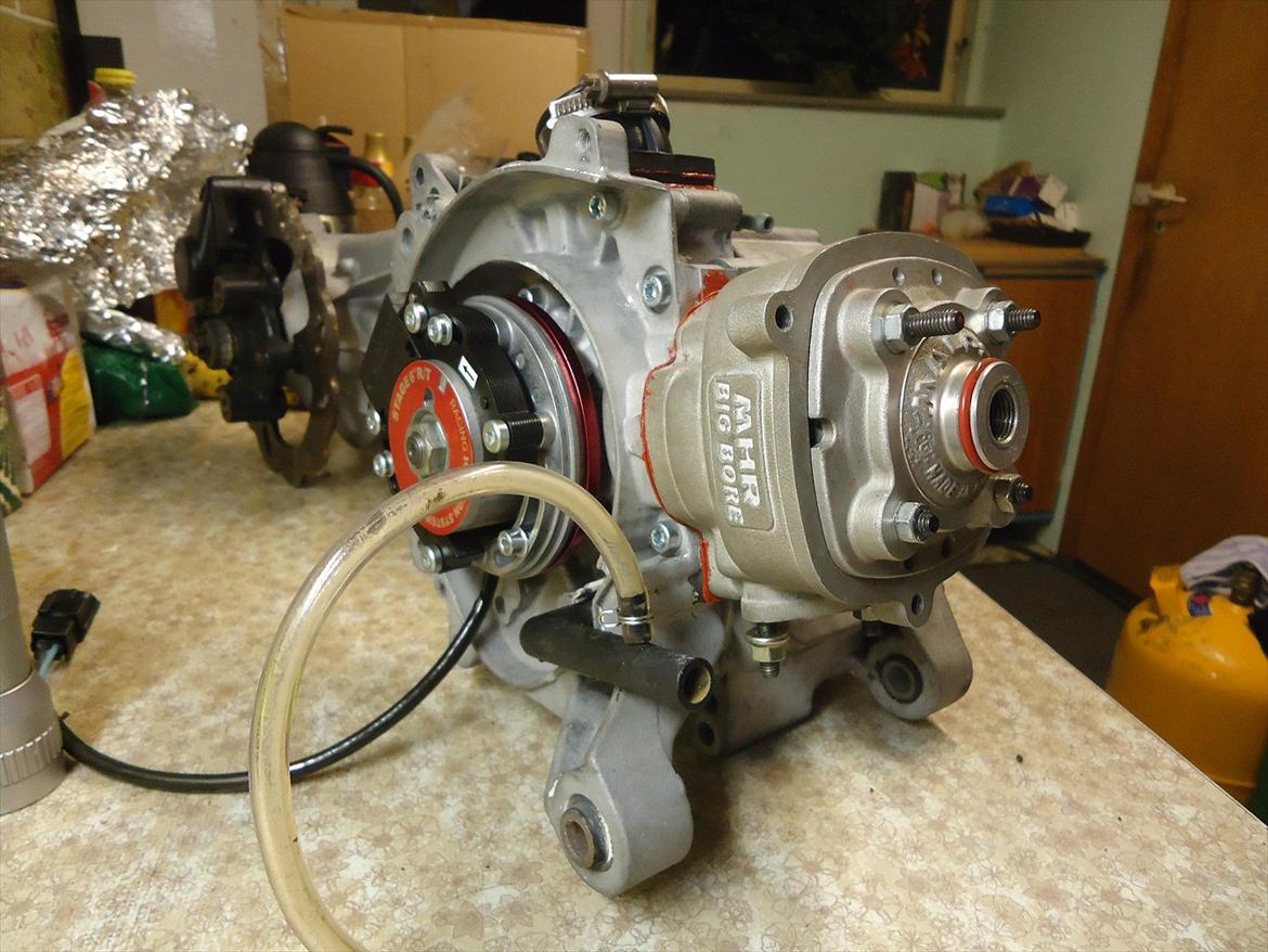 Aprilia SR50 R Factory - Spiderman Edition - Så skal pindboltene bare lige skæres til. billede 133