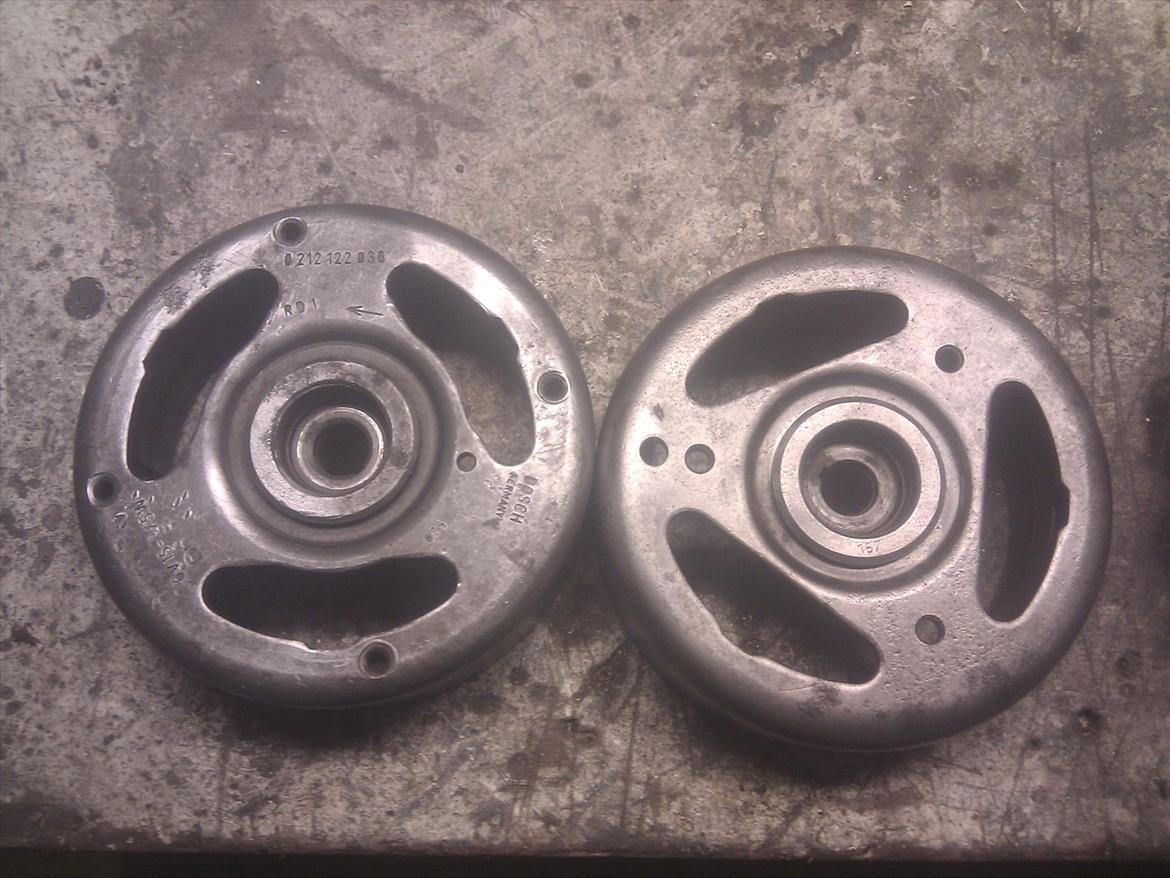 Puch maxi reservedele - Har 10 svinghjul der er til salg. De fleste er bosch og så et enkelt ducati.  billede 80