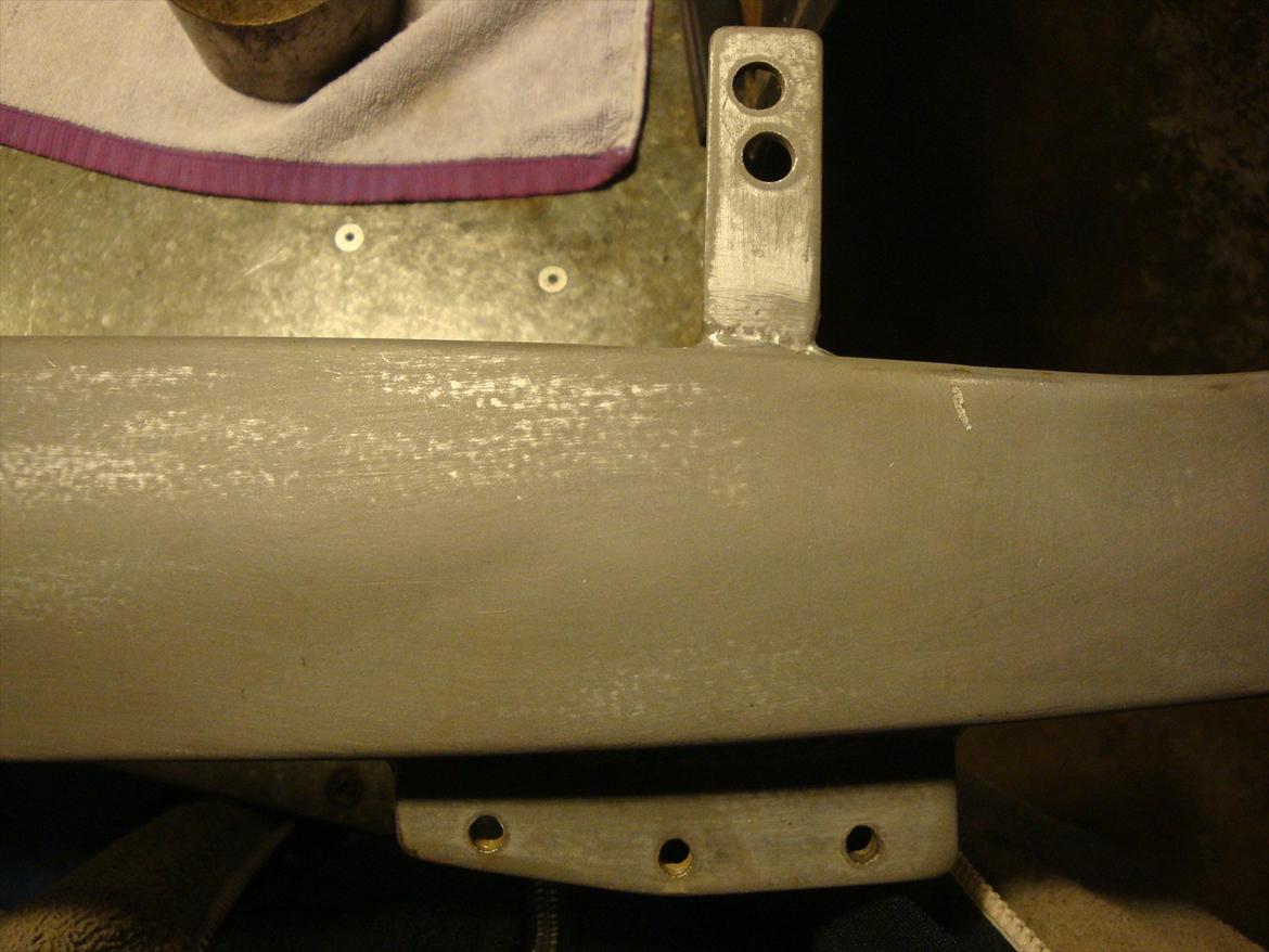 Derbi Senda renovering - Stellet skulle jo lige slibes så det kunne blive autolakeret :P billede 21