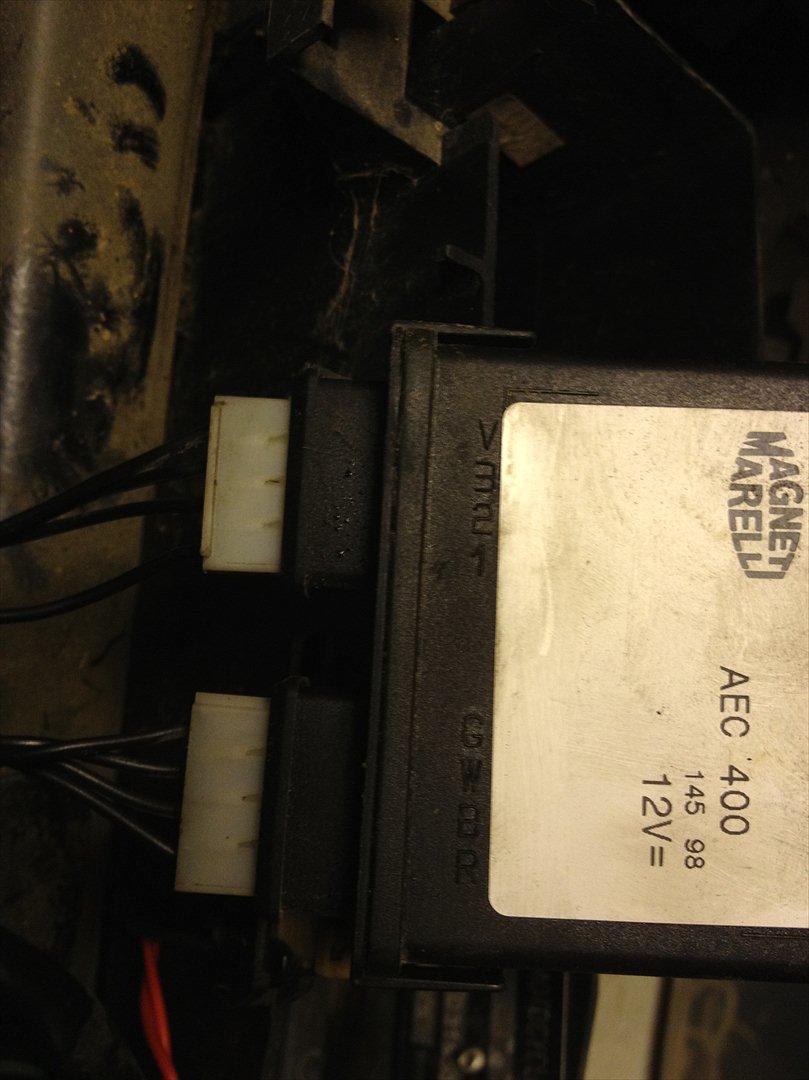 Bypass startspærre i Speedfight med alm cdi. - Closeup af de ledninger vi skal have fat i billede 2