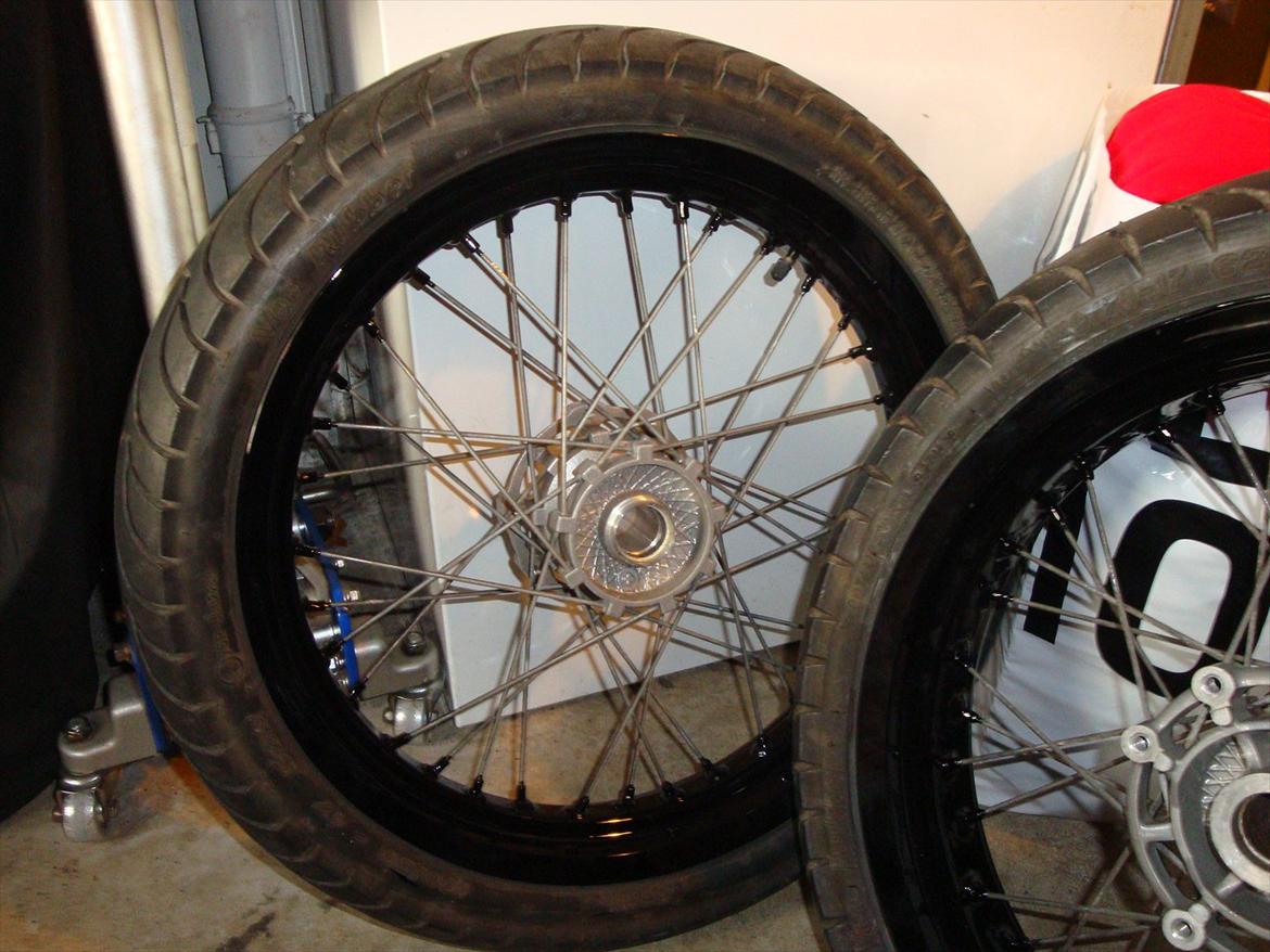 Derbi Senda renovering - De nymalede fælge ser super godt ud :) billede 61