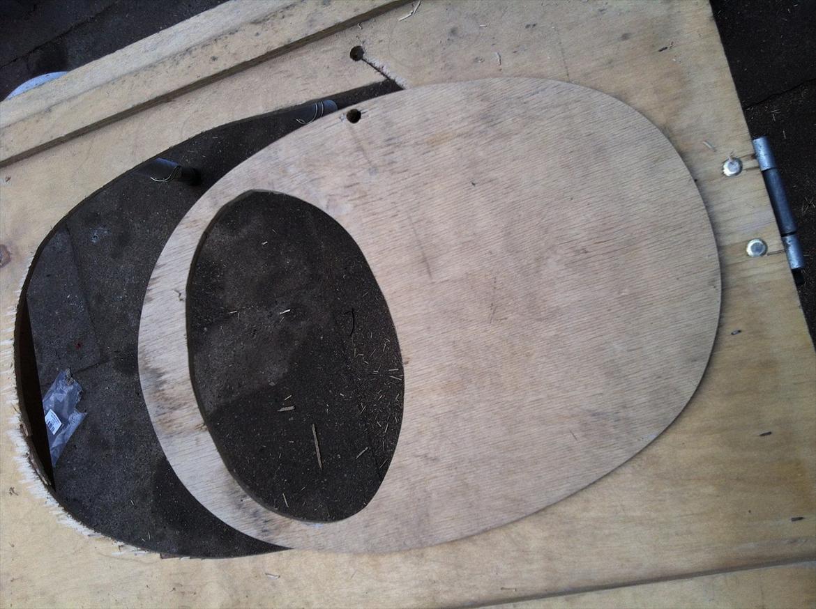 Hvordan man laver anlæg i sonic - 5: så blev der lavet hul til højtaleren 

Fif: du tager en bormaskine og borer et hul hvor stiksaven kan komme ind og så kan du køre rundt der inde i  billede 8