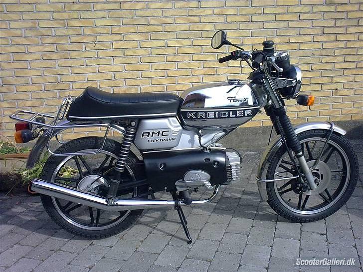 Kreidler Florett modeller i DK (knallert) "Typekompas" - Kreidler RMC-S (Renn Mokick Cockpit-Scheibenbremse) 
Luksus model med skivebremse.
3 gear.
Farver: Metalgrøn med matsorte og chrome detaljer (se billede). billede 14