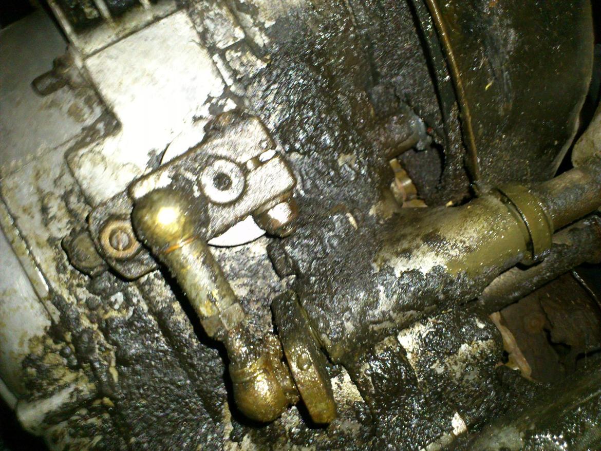 Kreidler Florett RS 1974. - Mmmmmmmmmm, lækkert syn. Sådan ser et slidt, misvedligeholdt gearskifte på en 3 gearet kreidler motor altså ud, hehe. billede 10