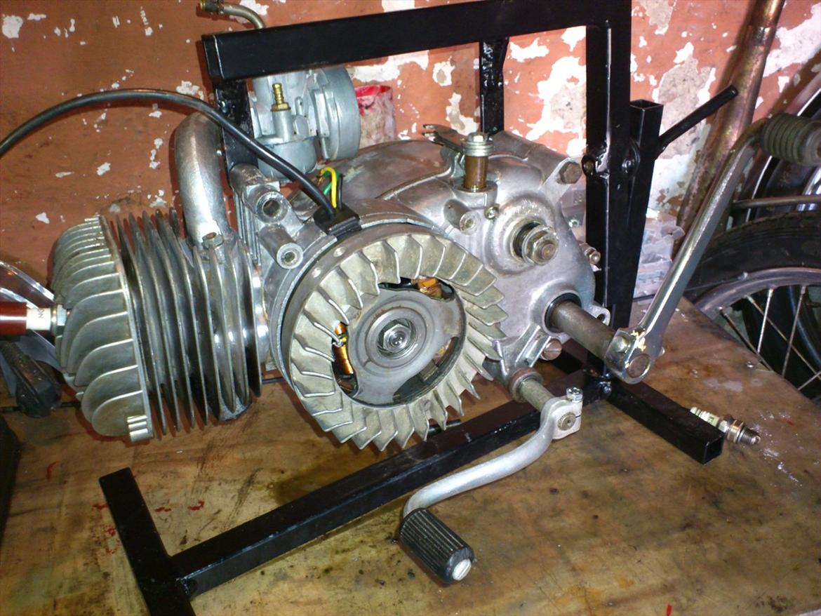 Kreidler Florett RS 1974. - Rengjort, og jeg har gjort hvad jeg kan ligenu med gearskiftet, med et rimeligt resultat. Det næste er koblingseftersyn, og justering. billede 13