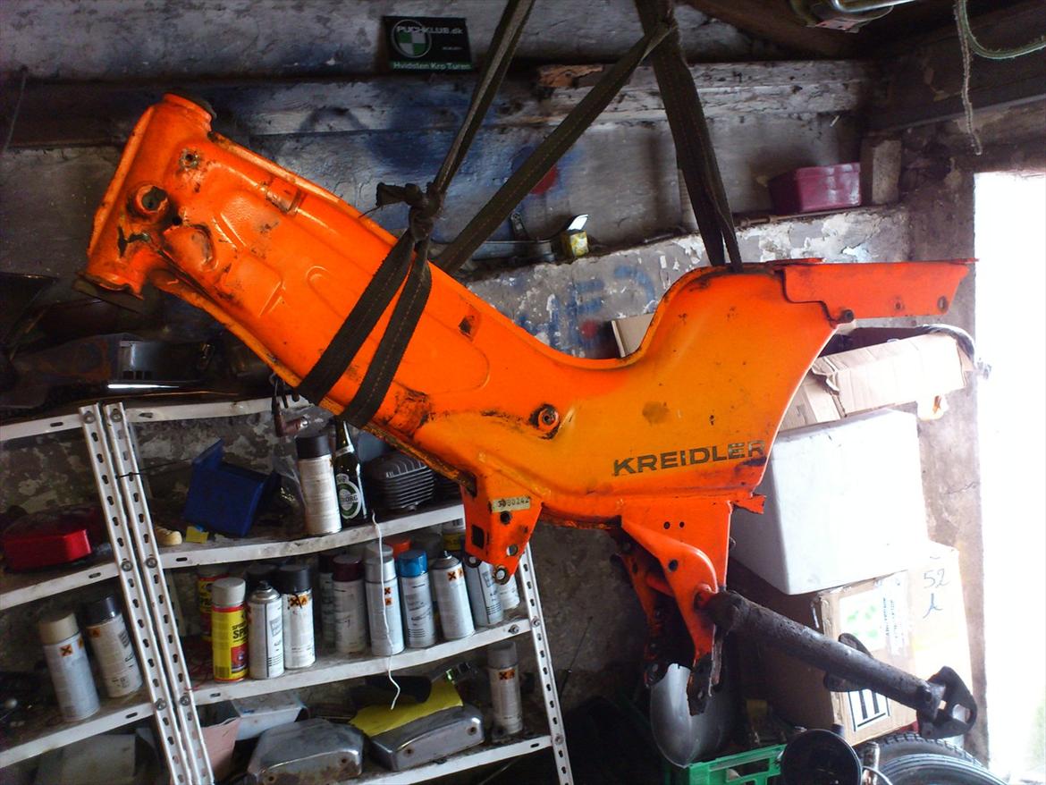 Kreidler Florett RS 1974. - maskinen adskildt. svinggaflen må varmes af, men jeg har ikke mere gas, så det må komme senere. billede 22