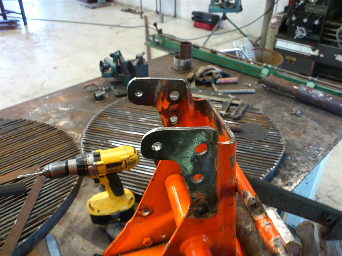 Kreidler Florett RS 1974. - Ophæng færdigt, man skulle jo næsten tro det aldrig havde været savet af, høhø... Det er ihvertfald godt nok! billede 28