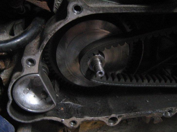 Honda sfx variator - på med remmen. billede 9
