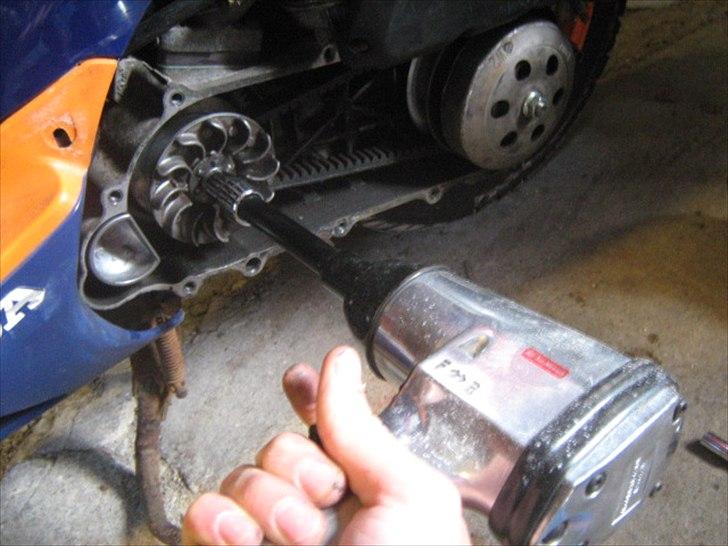 Honda sfx variator - Spænd det med luftnøgle.
og færdig, klar til at køre :) billede 11
