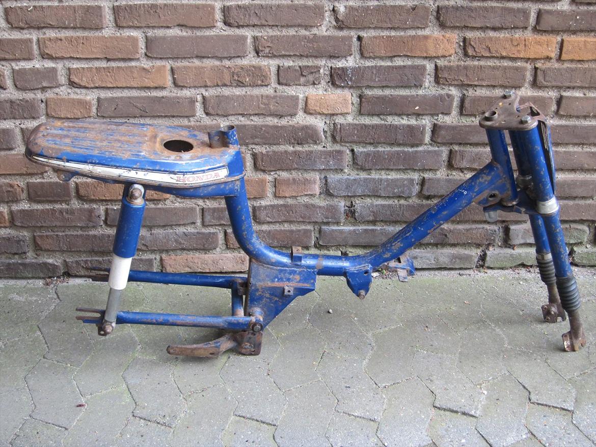 Le' Honda Amigo projekt - Stellet inden jeg gik i gang :P billede 1