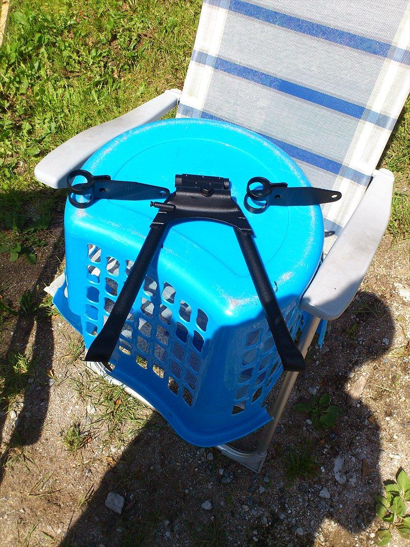 Kreidler Florett RS 1974. - Støtteben og lygteholdere sandblæst og lakeret, hvis nogen har et sæt lygteholdere som disse i pæn stand, i chrome som de oprindeligt er, så er jeg interesseret. billede 37