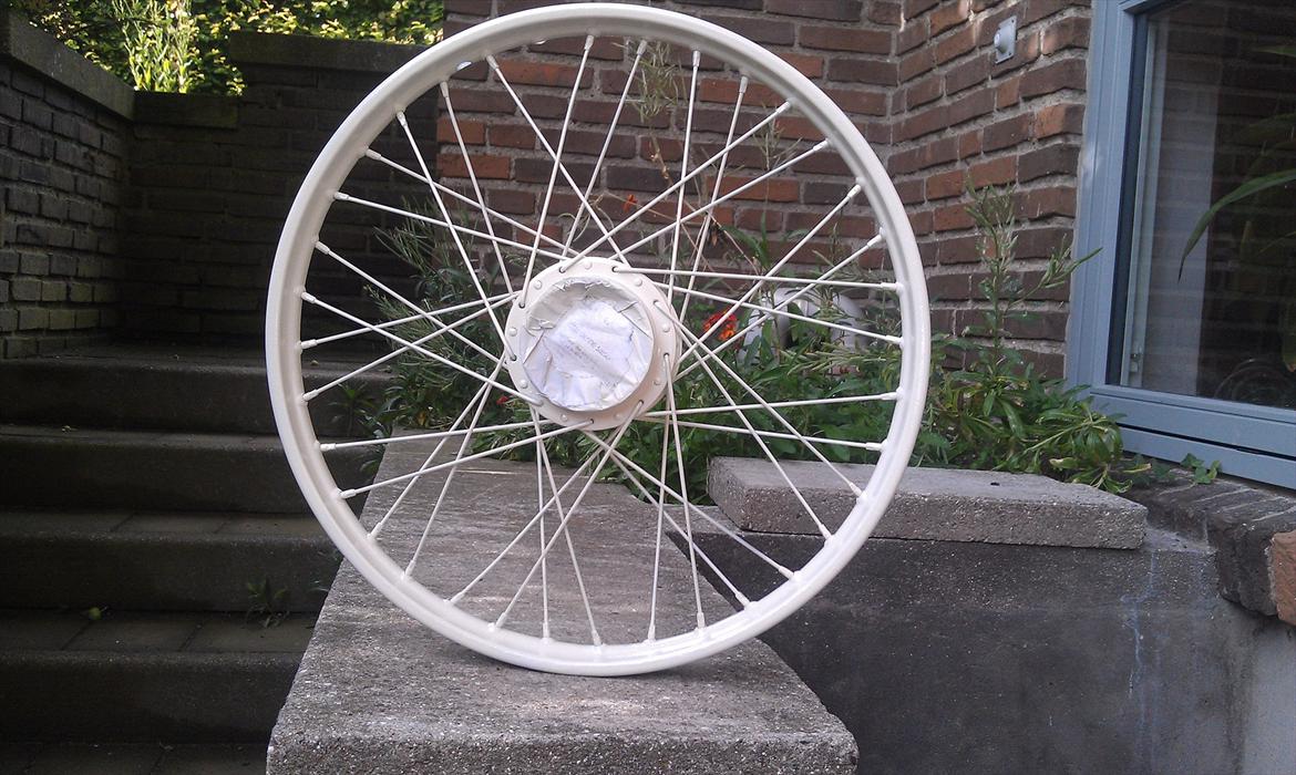 Le' Honda Amigo projekt - Baghjul efter 3x lak, og 2 x klarlak billede 54