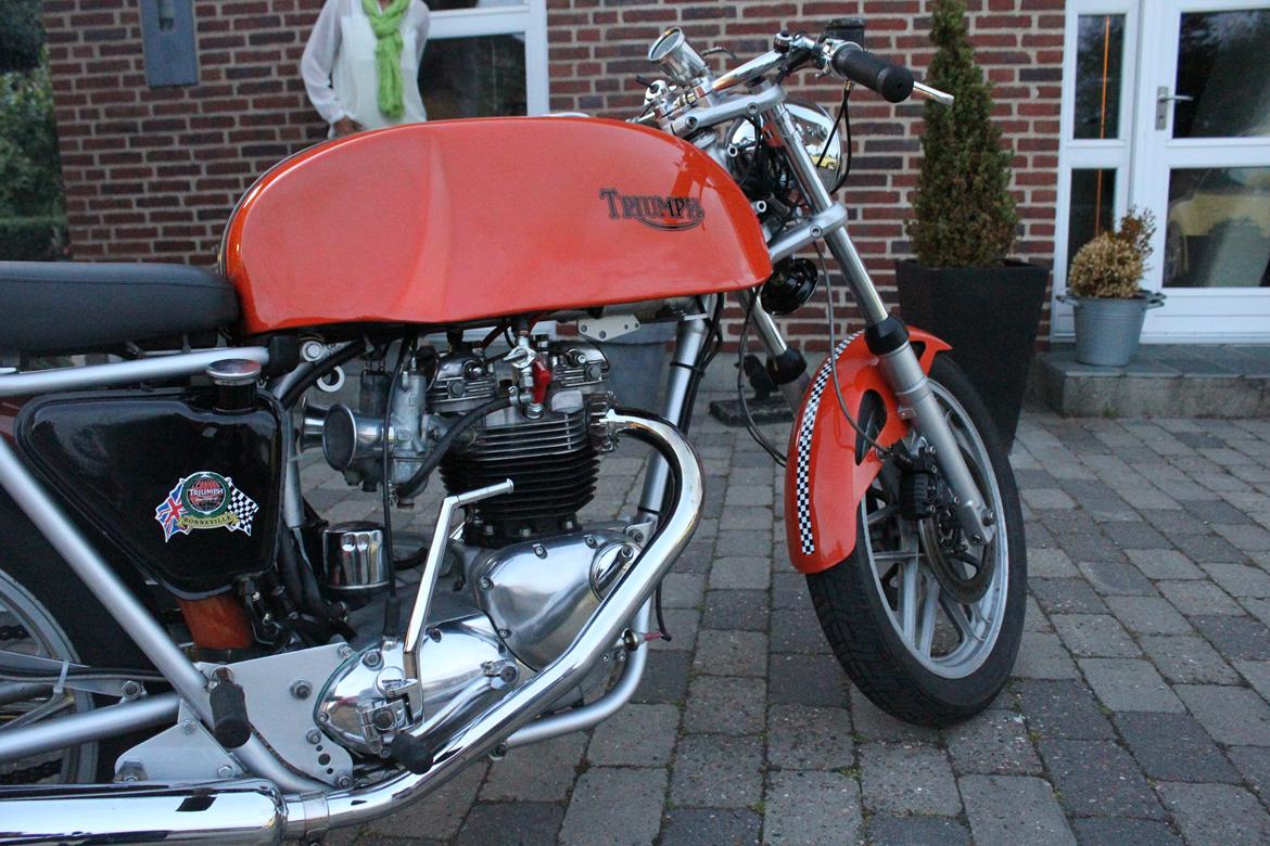 Triumph Bonneville 750 (cafe racer)  billede 4