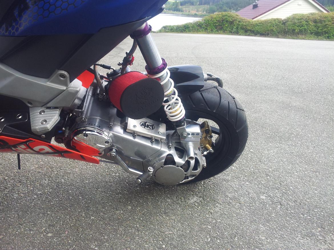 Nyere bilder av Aprilia SR50R Spiderman (BB86 Edition) billede 2