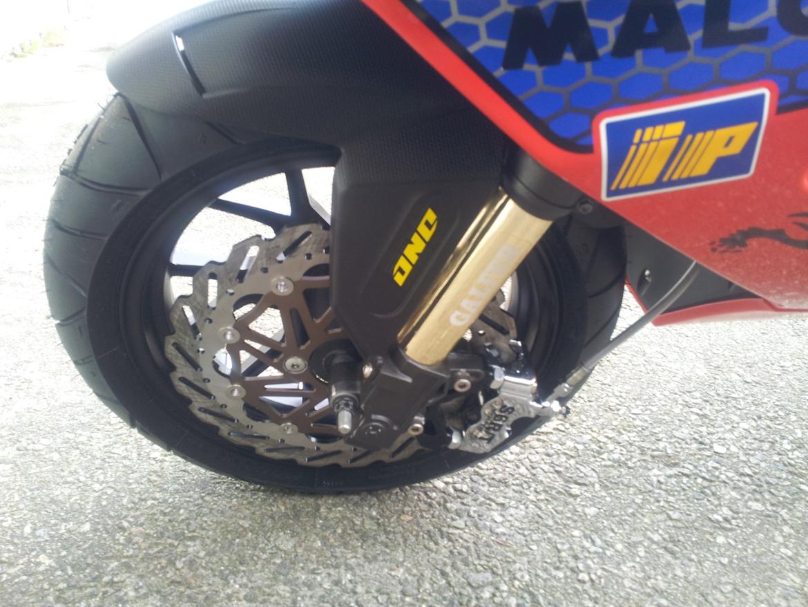 Nyere bilder av Aprilia SR50R Spiderman (BB86 Edition) billede 3