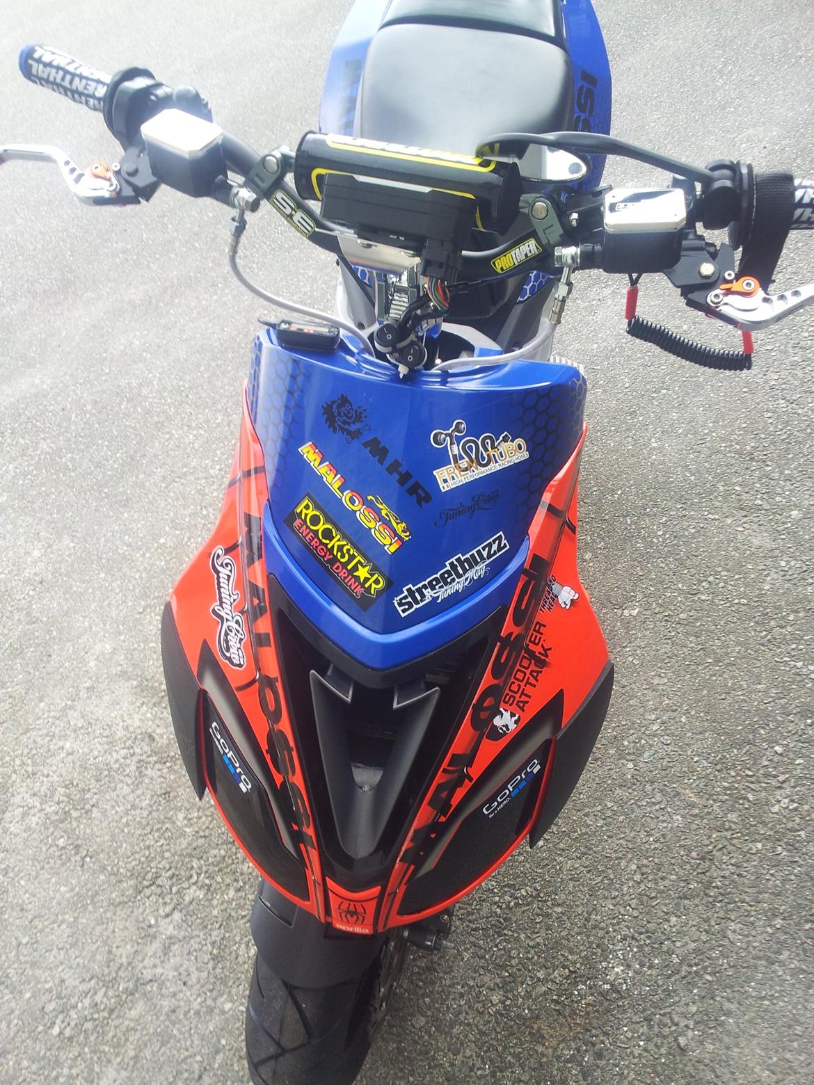 Nyere bilder av Aprilia SR50R Spiderman (BB86 Edition) billede 4