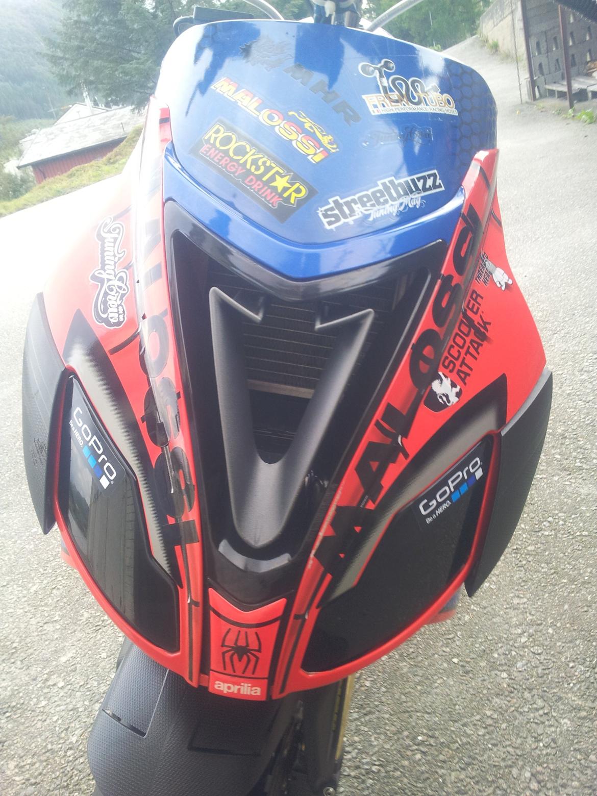 Nyere bilder av Aprilia SR50R Spiderman (BB86 Edition) billede 5