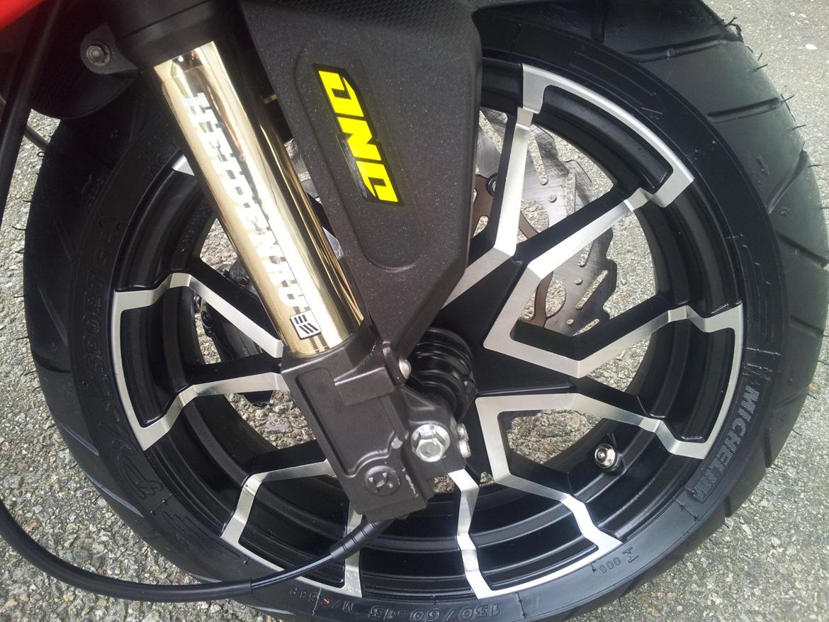 Nyere bilder av Aprilia SR50R Spiderman (BB86 Edition) billede 10