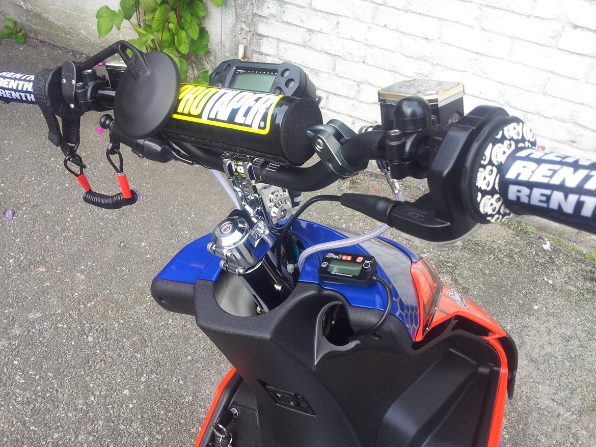 Nyere bilder av Aprilia SR50R Spiderman (BB86 Edition) billede 11