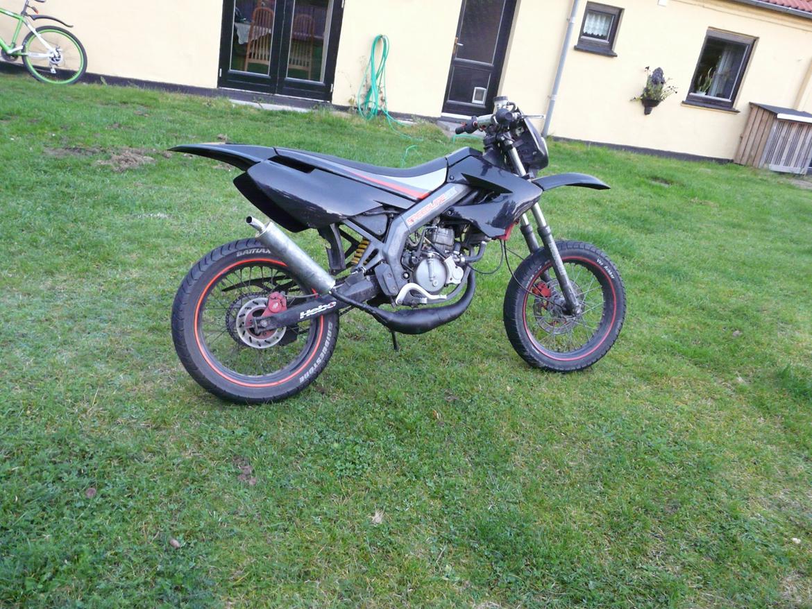 derbi senda styling - Sådan ser den pt ud med de  nye skjolde billede 10