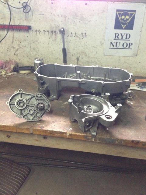 projekte skrot til hot er skudt i gang  - som blokken ligger lige nu ;) 
bliver da helt vildt dejligt når den bliver samlet :D billede 8