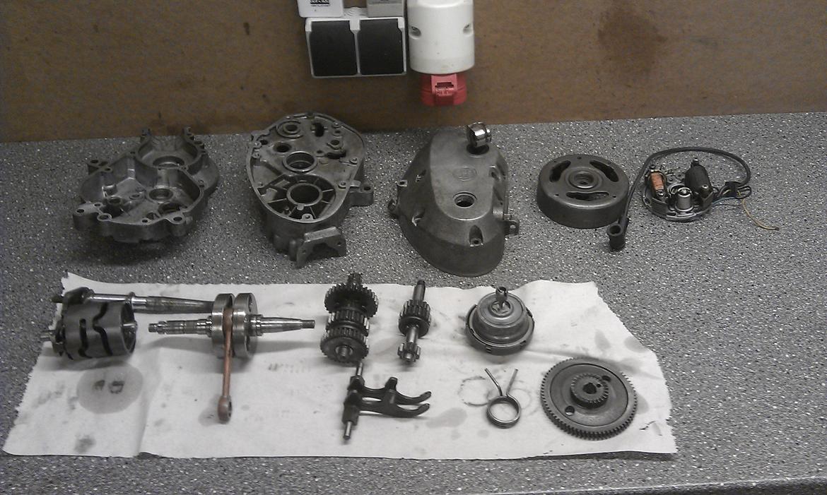 Puch Monza 3 Gear ´77 projekt - Motoren så rigtig fin ud indvendig, tror aldrig den havde været åbnet før, der var endda stadig originale lejere i billede 5