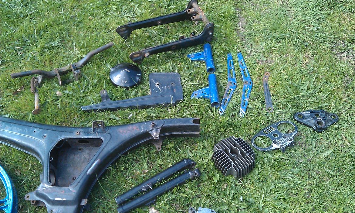 Puch Monza 3 Gear ´77 projekt - Dele ligger klar til sandblæser billede 14