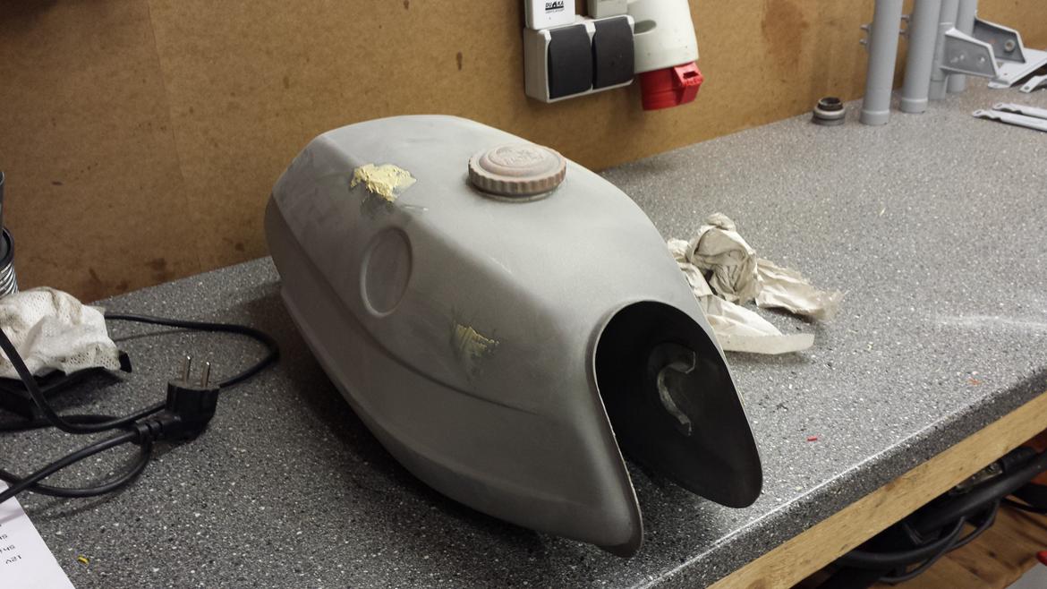 Puch Monza 3 Gear ´77 projekt - Det eneste der skulle spartles på tanken billede 25