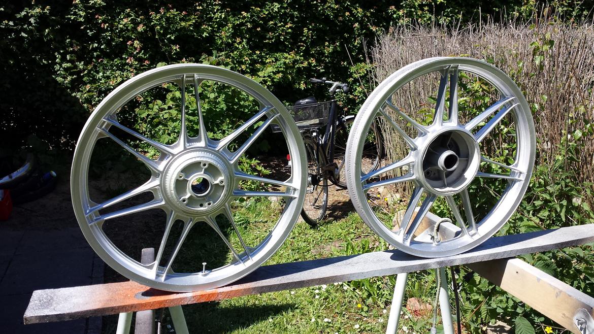 Puch Monza 3 Gear ´77 projekt - Malede fælge billede 30