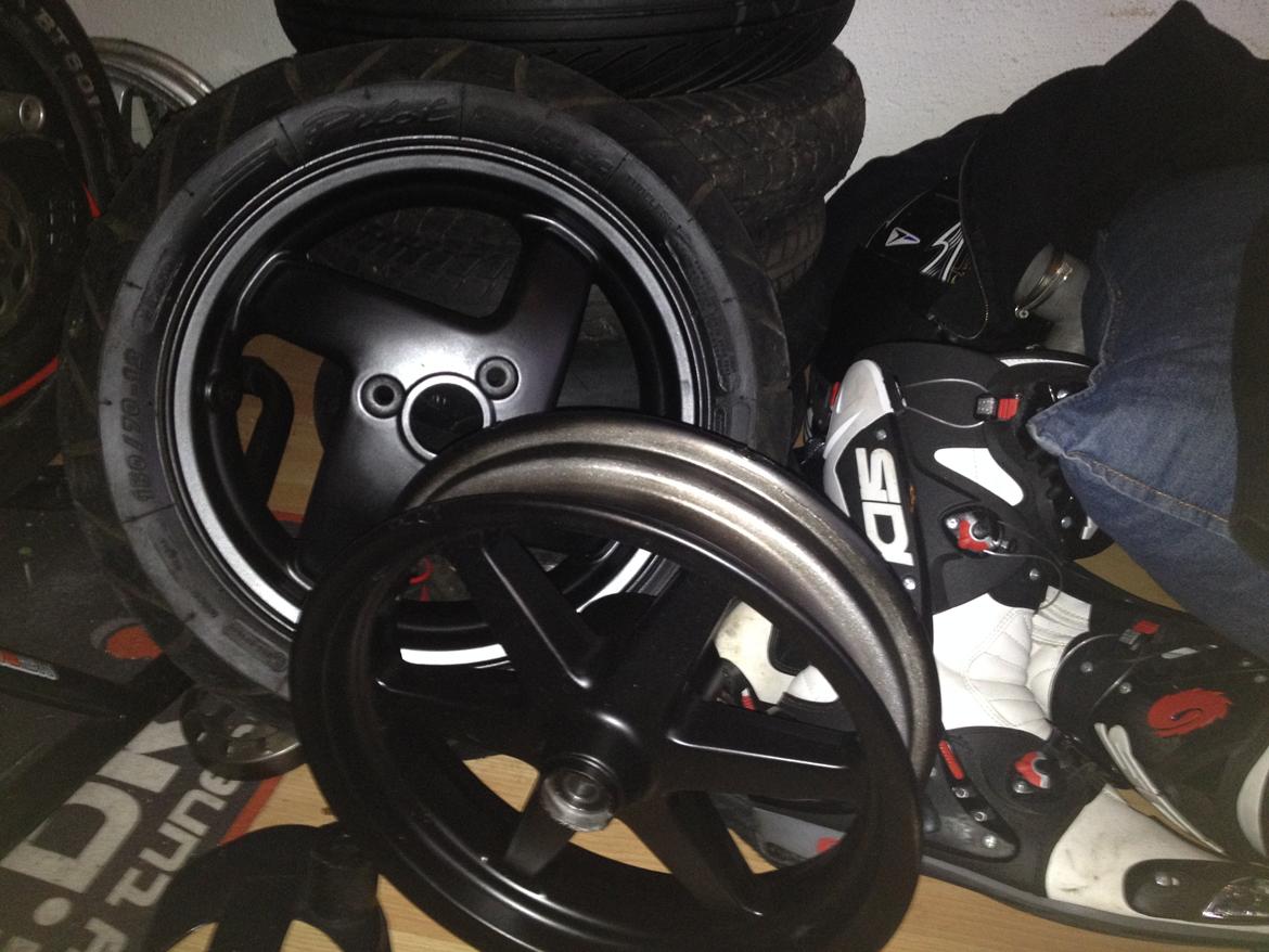 DM klargørelse + opbygning af campingvogn Opdate: 11/17 - Så blev der købt 2 malaguti F15 fælge. billede 10