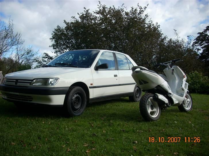 Mine Gamle Knallerter ;) - Min Peugeot Speedfight sammen med min 306 XR ;) billede 13