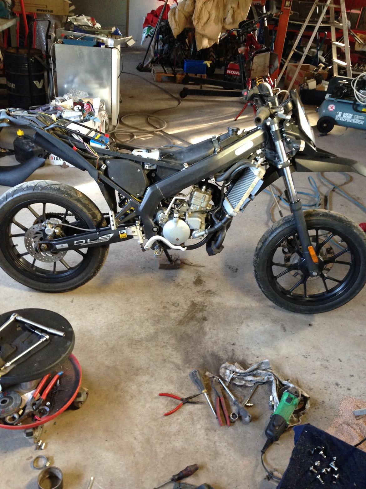 Derbi senda DRD extreme tuning projekt ( underkniven )  - Så begyndte jeg at skrue! billede 4