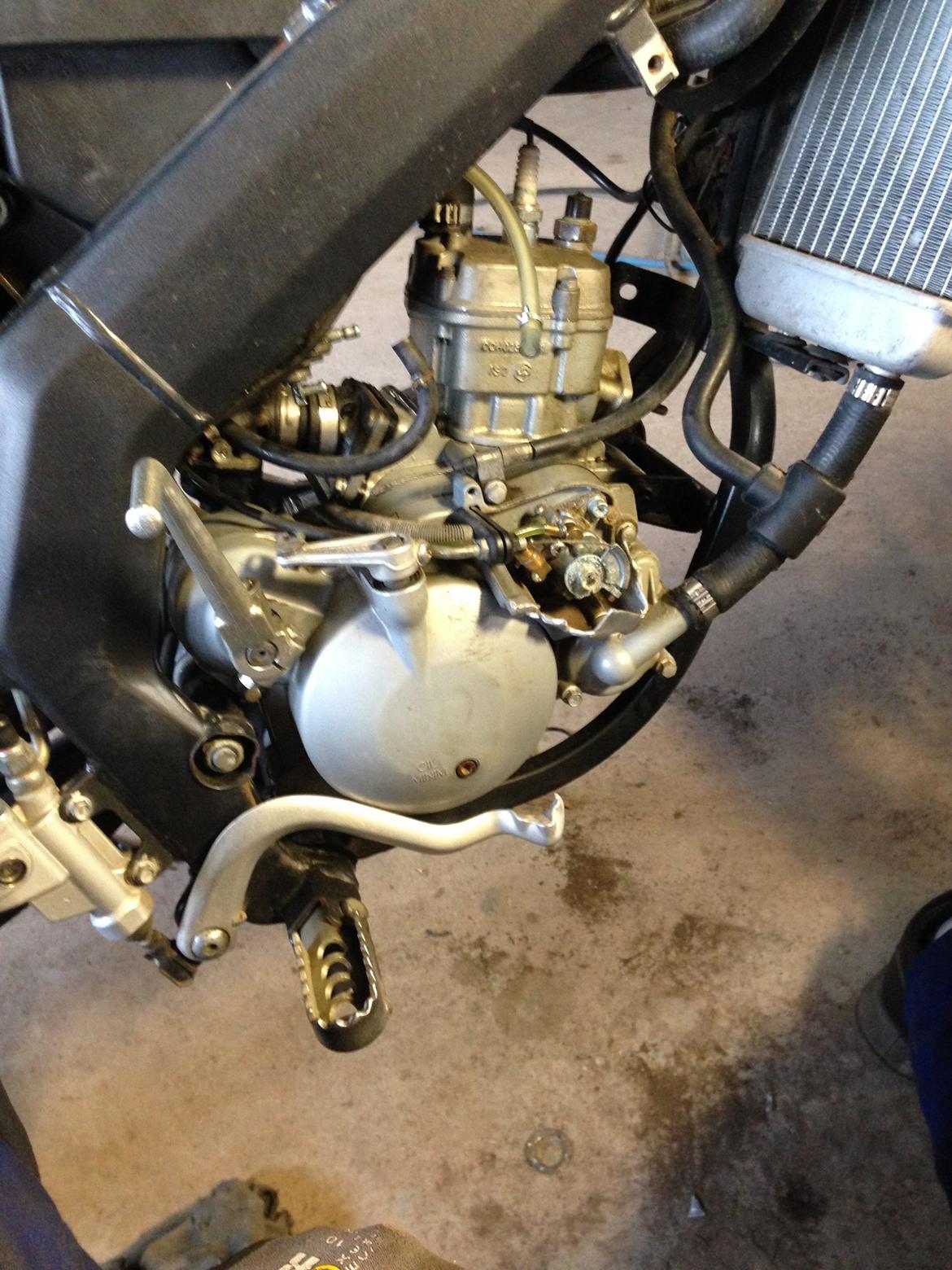 Derbi senda DRD extreme tuning projekt ( underkniven )  - Koblings dæksel trænger sgu til en udskiftning lorte skruer. billede 8