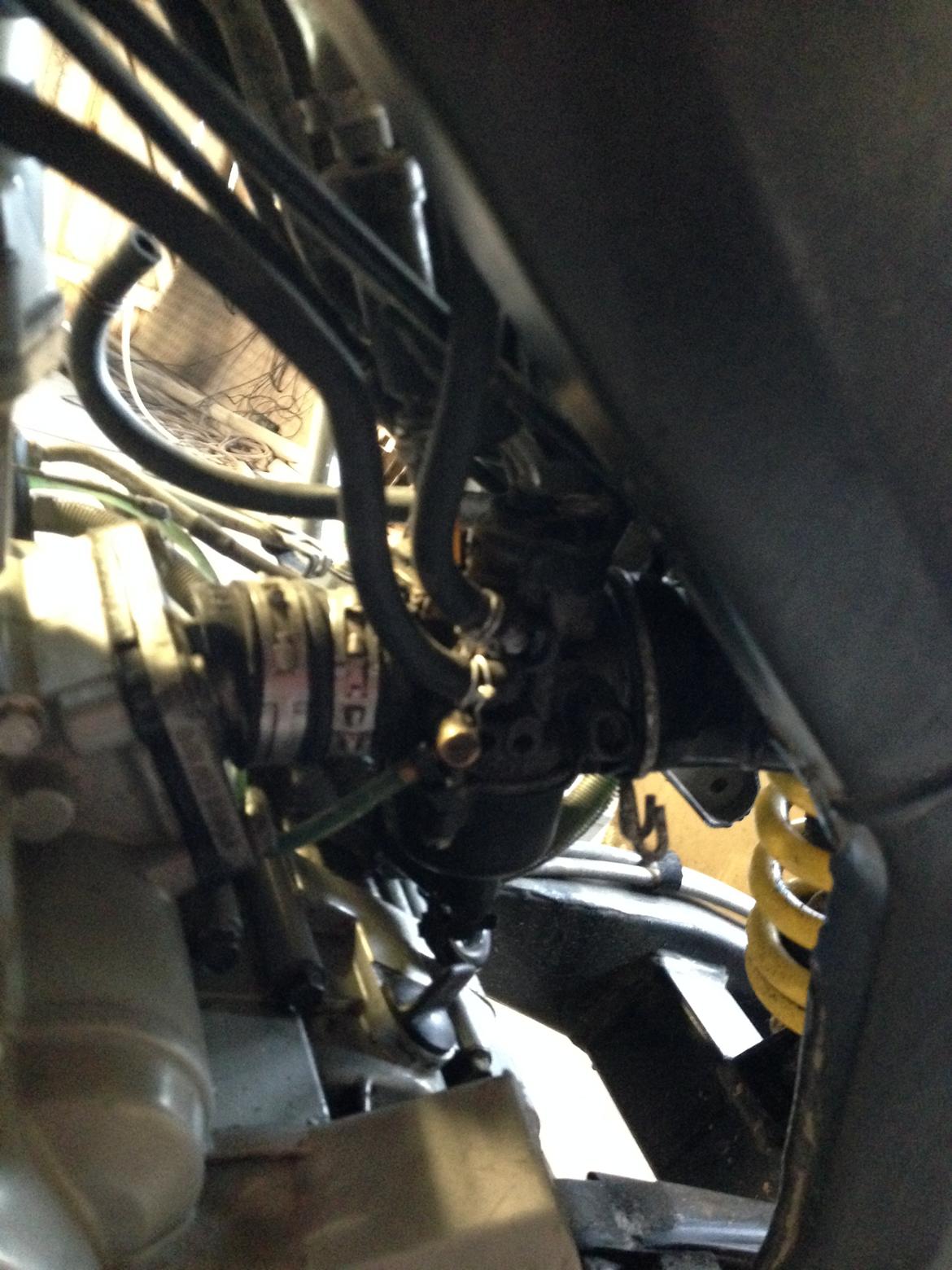 Derbi senda DRD extreme tuning projekt ( underkniven )  - Godt den bliver skiftet ud med en 21 mm :)  billede 11