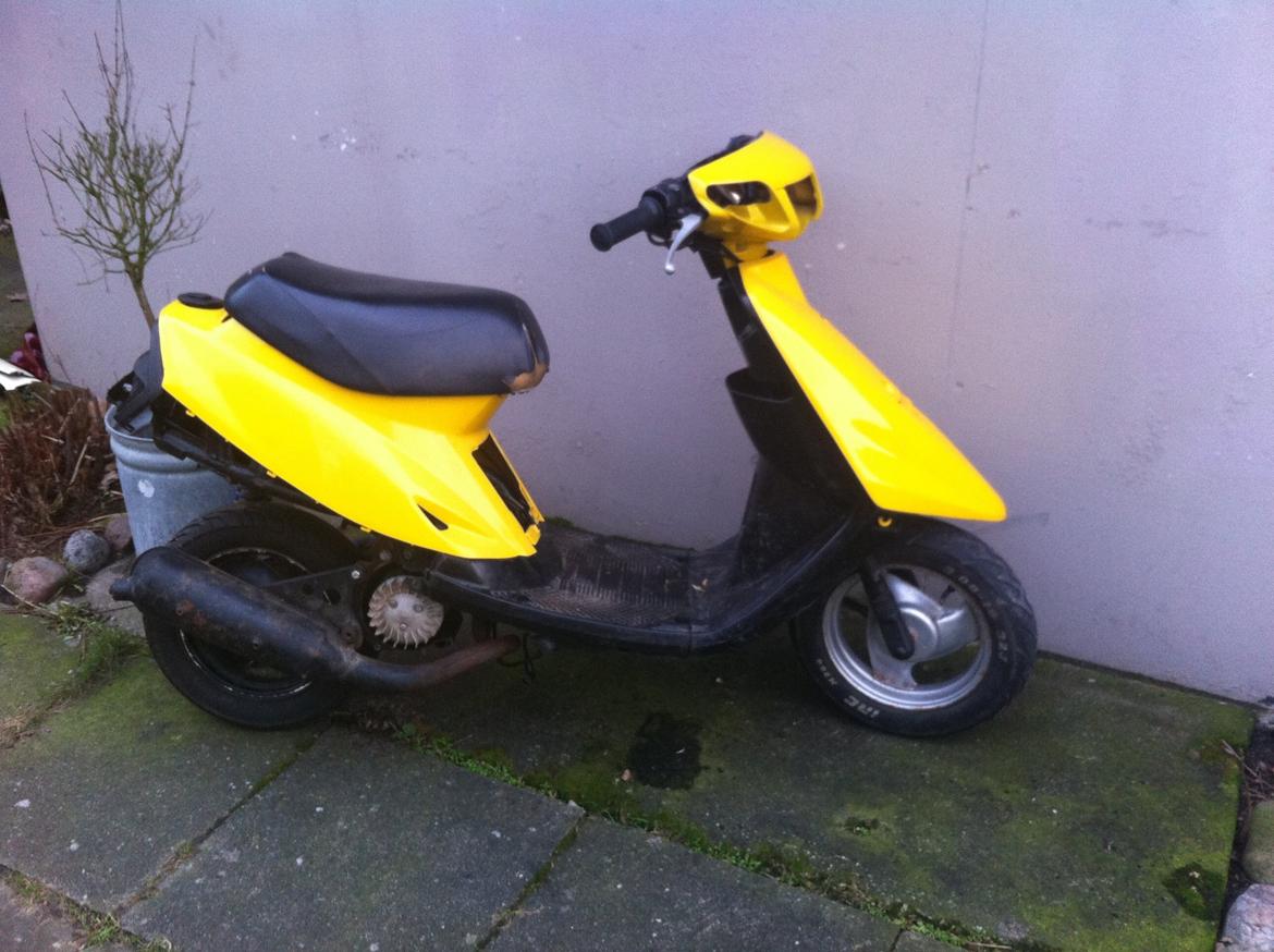 Yamaha Jog FS projekt. - Som jeg fik den, den var lidt mere beskidt, fjernede det værste. billede 2