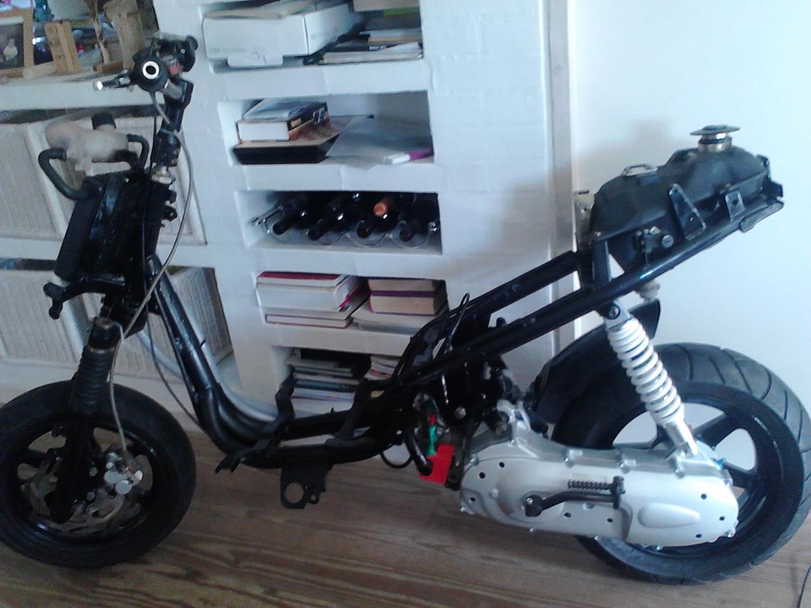 Pgo Hot 77 BB - Lige trukket ud af værelset og ind i køkkenet for at få lidt billeder billede 22