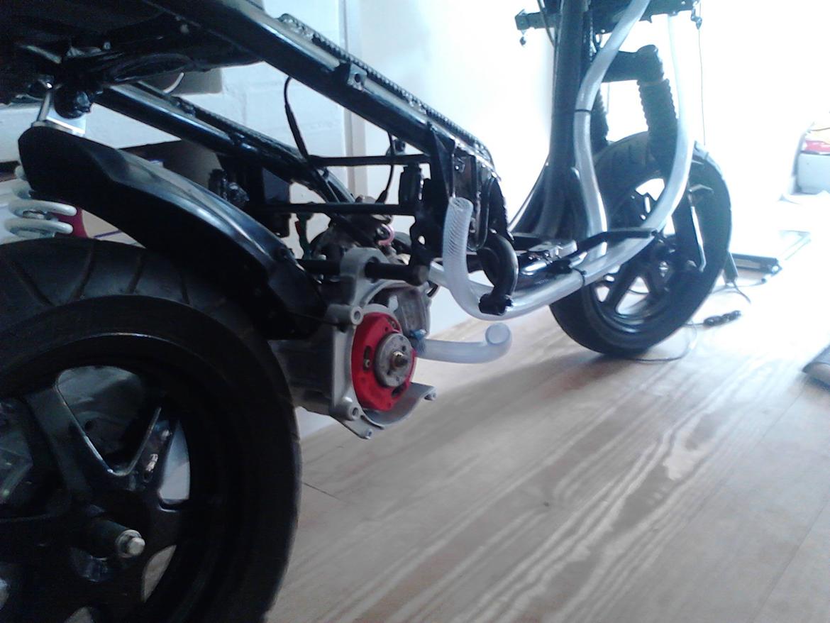 Pgo Hot 77 BB - Lige trukket ud af værelset og ind i køkkenet for at få lidt billeder billede 24