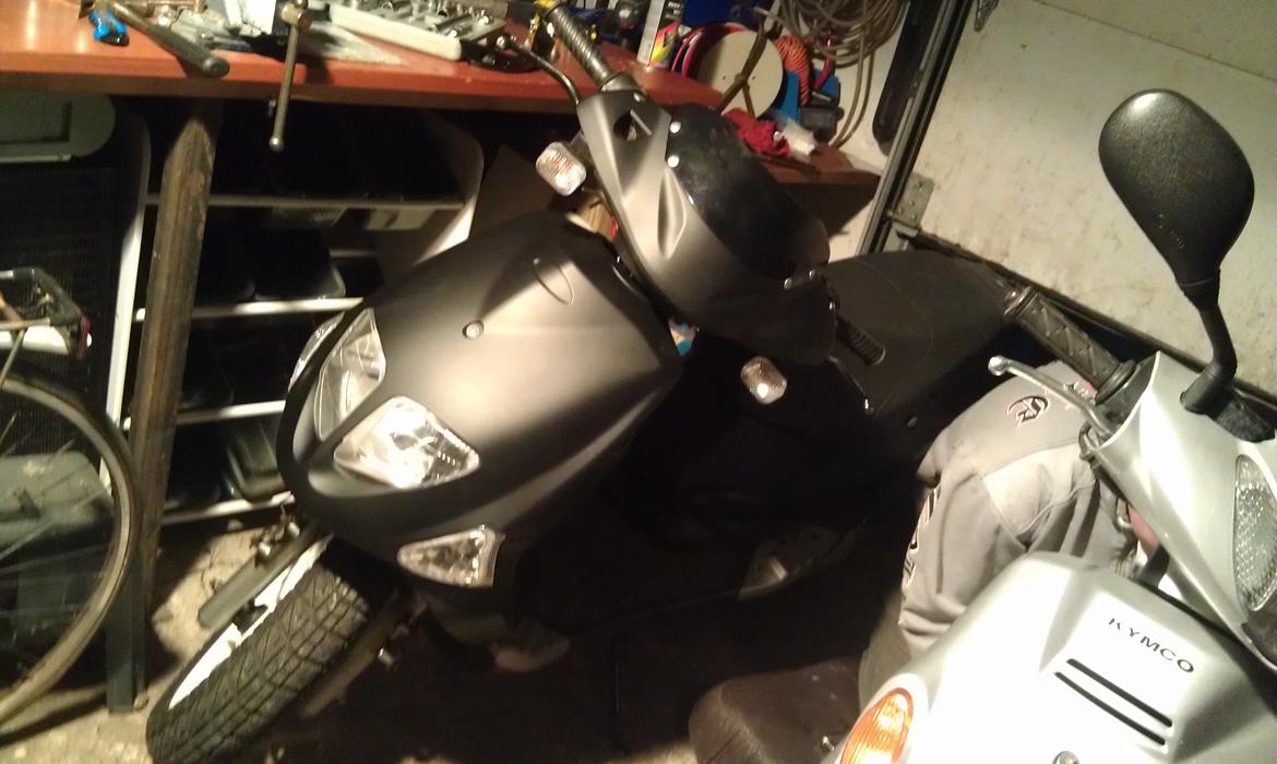 PinGO   - Dr Big. - Her er stellet blevet sandblæst og malet sort,   og alt er bare samlet som da jeg skilte den ad. Dog Matsorte skjolde istedet for blanksort.  billede 15