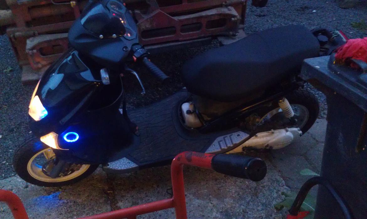 PinGO   - Dr Big. - De blå angel eyes som side markering,   fordi jeg kunne.  billede 25