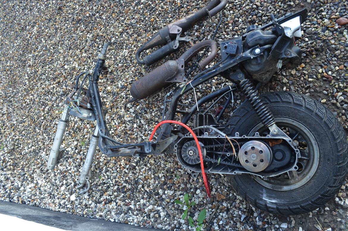 70ccm Yamaha Bws - Og et stel med nogle dele på! billede 8