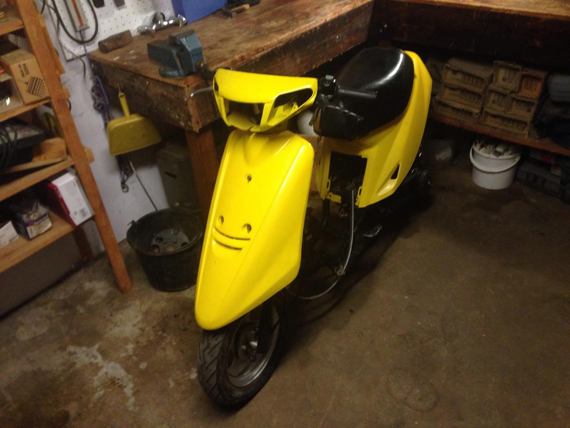 Yamaha Jog FS projekt. - Her er bagstøddæmperen lige blevet udskiftet. billede 5