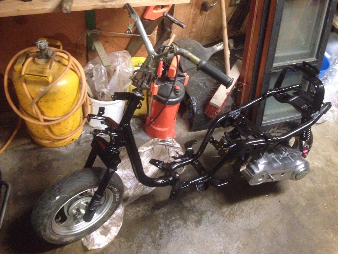 Yamaha Jog FS projekt. - Prøvemontering af varioskjold, er tilfreds med resultat indtil videre :) billede 16