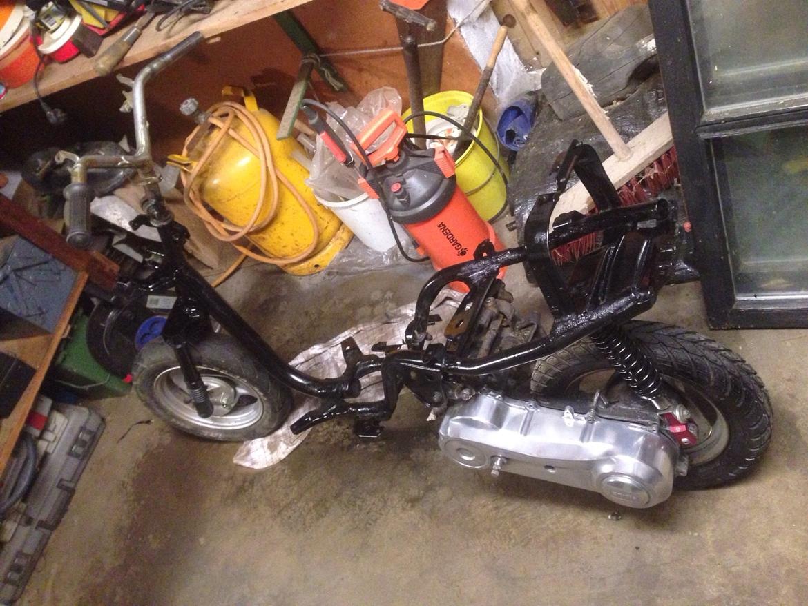 Yamaha Jog FS projekt. - Prøvemontering af varioskjold, er tilfreds med resultat indtil videre :) billede 17