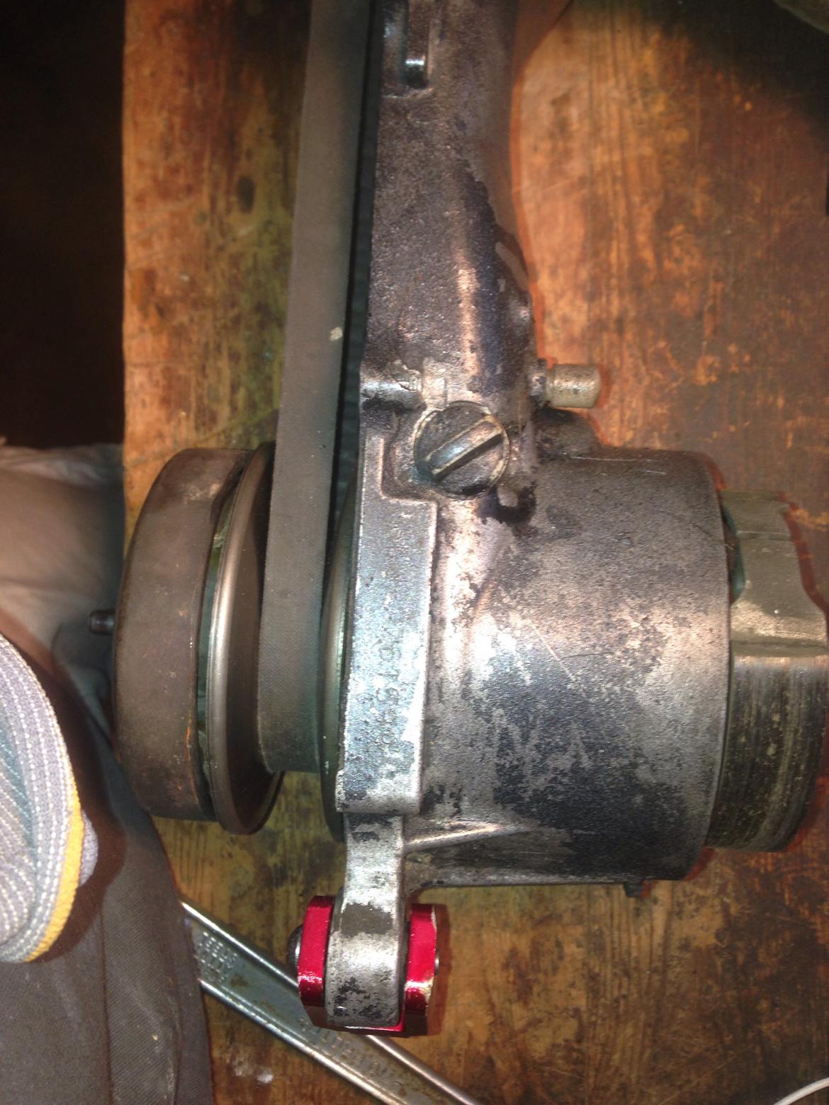 Yamaha Jog FS projekt. - Blokken inden rensning af snask, de sorte sprayrester skal væk. billede 24